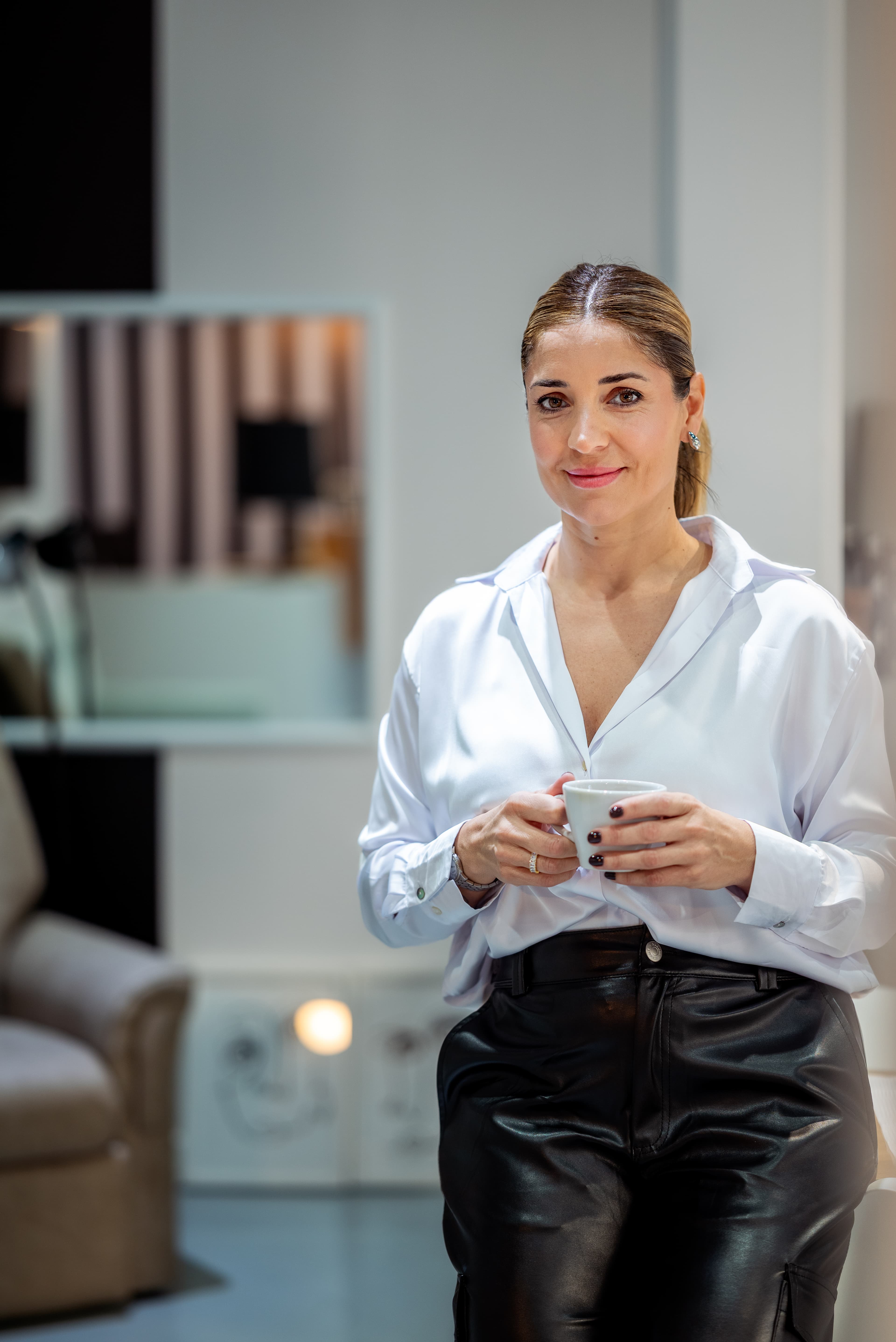 Manicura profesional en Fedra — salón de uñas Rosario
