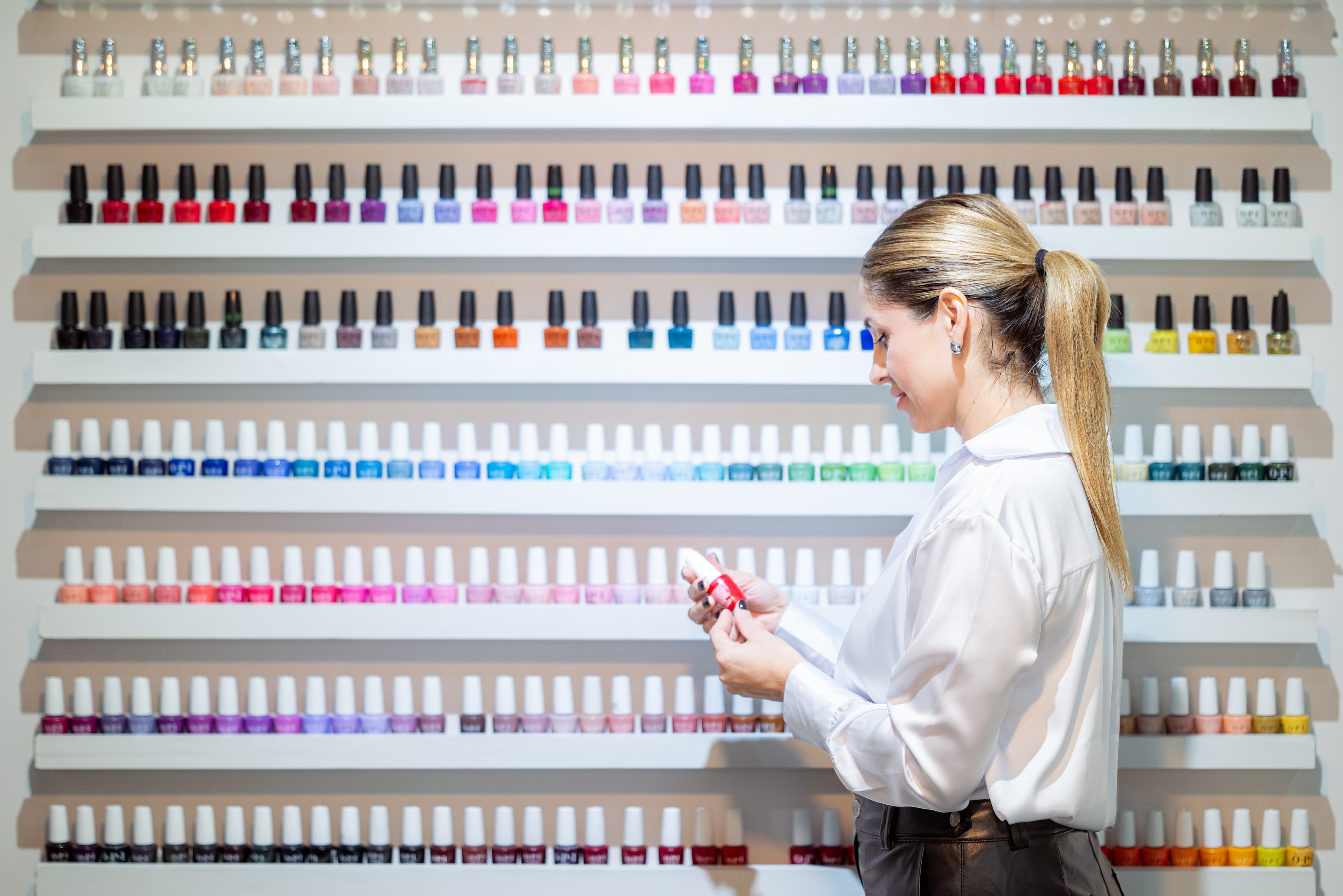 Salón Fedra Rosario — paleta de esmaltes OPI